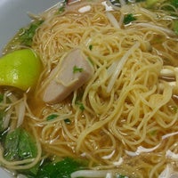 Снимок сделан в Kim Vu Vietnamese Cuisine пользователем Ryan D. 12/12/2014