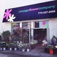 5/7/2015 tarihinde Stephen Z.ziyaretçi tarafından Chicago Flower Company'de çekilen fotoğraf