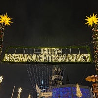 Photo taken at Weihnachtsmarkt an der Gedächtniskirche by Marc G. on 12/14/2023