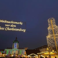 Photo taken at Weihnachtsmarkt vor dem Schloss Charlottenburg by Marc G. on 12/10/2022