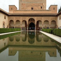 Photo taken at La Alhambra y el Generalife by Ozlem B. on 4/20/2013