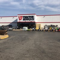 Photo taken at Tractor Supply Co. by Scott J. on 11/17/2018