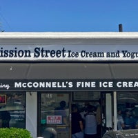 Foto tomada en Mission Street Ice Cream and Yogurt - Featuring McConnell&#39;s Fine Ice Creams  por Ron v. el 6/2/2018