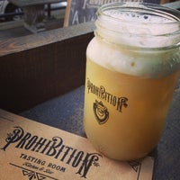 รูปภาพถ่ายที่ Prohibition Brewing Company โดย Ryan H. เมื่อ 7/21/2014