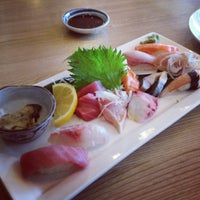 Photo prise au Toshi Sushi par The Minty .. le4/23/2013