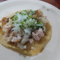 Photo taken at Tacos el Rey by Juan Miguel M. on 8/2/2017