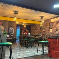 Foto diambil di Artı Burgerhouse oleh Fırat K. pada 7/15/2022