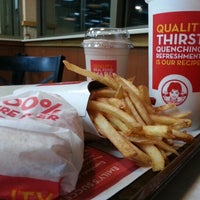 Photo taken at Wendy’s by Annmarie H. on 12/6/2012
