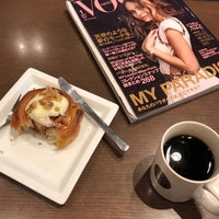 Photo taken at Tully&amp;#39;s Coffee by MH . on 3/22/2018