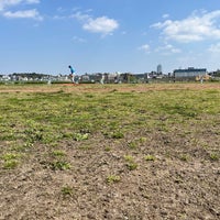 Photo taken at 二子玉川区民運動施設野球場 by インド料理ラニ on 4/9/2022
