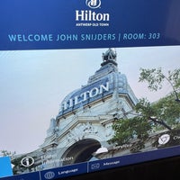 รูปภาพถ่ายที่ Hilton Antwerp Old Town โดย John เมื่อ 3/23/2023