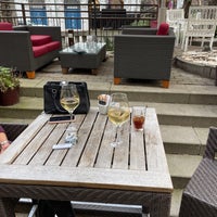 รูปภาพถ่ายที่ Hamburg Marriott Hotel โดย John เมื่อ 9/17/2021