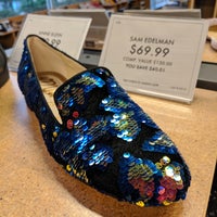 Photo taken at DSW Designer Shoe Warehouse by Carol H. on 6/29/2019