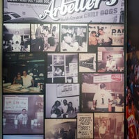 Foto diambil di Arbetter&amp;#39;s Hot Dogs oleh Arbetter&amp;#39;s Hot Dogs pada 7/11/2017