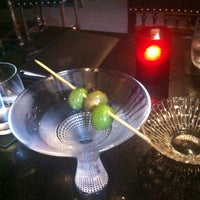 12/20/2012 tarihinde Alex L.ziyaretçi tarafından Velluto Champagne &amp;amp; Wine Bar'de çekilen fotoğraf