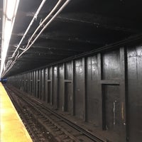 Photo taken at MTA Subway - Wilson Ave (L) by Jesse R. on 4/24/2017