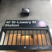 Photo taken at MTA Subway - 40th St/Lowery St (7) by Jesse R. on 8/29/2017