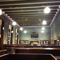 Photo taken at Harold Cohen Library by Matias G. on 1/29/2013