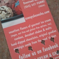 Photo prise au Scoops Ice Cream &amp;amp; Candy par Kimberly P. le7/7/2014