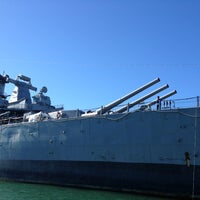 Foto diambil di Battleship IOWA Ship Store oleh Doug T. pada 12/27/2012