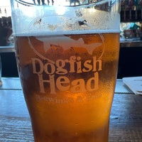 Photo taken at Dogfish Head Brewings &amp;amp; Eats by Lisa H. on 9/14/2023