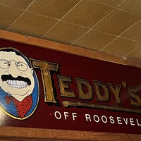 Photo taken at Teddy&amp;#39;s Tavern by Davy S. on 8/17/2022