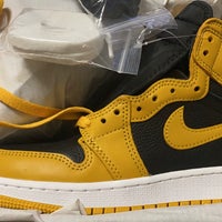 Foot Locker Shoe Store