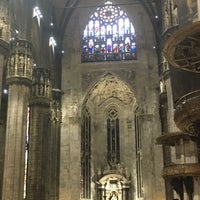7/31/2017 tarihinde Nik P.ziyaretçi tarafından Duomo di Milano'de çekilen fotoğraf