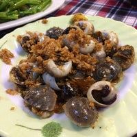 Photo taken at Biển Dương restaurant by X.M on 8/30/2014