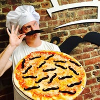 Das Foto wurde bei Mr. Pizza Slice von Mr. Pizza Slice am 6/14/2017 aufgenommen