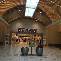 6/16/2016 tarihinde World Travels 24ziyaretçi tarafından The Shoppes at Gateway'de çekilen fotoğraf