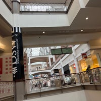 H and m top providence place mall