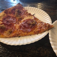 2/5/2018にWorld Travels 24がLucky Slice Pizzaで撮った写真
