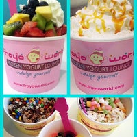 9/20/2013에 FroyoWorld - Frozen Yogurt Lounge님이 FroyoWorld - Frozen Yogurt Lounge에서 찍은 사진