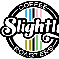 Photo prise au Slightly Coffee Roasters par Slightly Coffee Roasters le6/15/2017