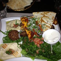 Das Foto wurde bei Arabella Lebanese Restaurant von Sju F. am 10/13/2012 aufgenommen