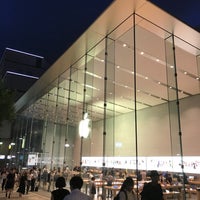 Photo taken at Apple Omotesando by Masataka M. on 8/23/2018