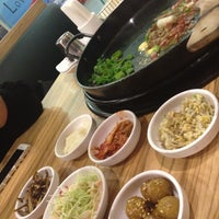 รูปภาพถ่ายที่ Yoogane โดย ChefMarvz เมื่อ 5/1/2013