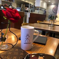 Das Foto wurde bei Momo’s Cafe von F9 am 6/14/2019 aufgenommen
