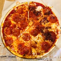 11/27/2021 tarihinde Anne C.ziyaretçi tarafından Blaze Pizza'de çekilen fotoğraf