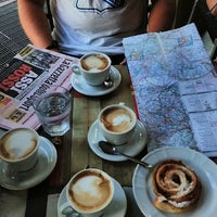 รูปภาพถ่ายที่ Caffè La Cupola โดย Tom T. เมื่อ 7/31/2017