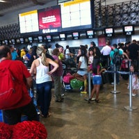 Photo taken at Check-in Avianca by Ronald Leite C. on 12/21/2012