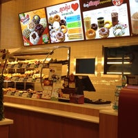 Photo taken at Mister Donut @  ปั๊มน้ำมันบางจาก by Tao B. on 12/9/2012