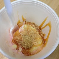 Foto scattata a Peppermints Frozen Yogurt da Alissa A. il 12/17/2012