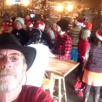 12/13/2014 tarihinde Chuck B.ziyaretçi tarafından Crooked Fence Brewing Taproom'de çekilen fotoğraf