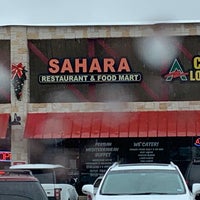 รูปภาพถ่ายที่ Sahara Restaurant โดย Christopher d. เมื่อ 12/8/2018