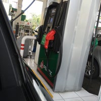 Photo taken at Gasolinera Tlalpan by Christopher d. on 7/14/2016