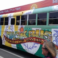 Foto tomada en Magic Bus SF Tour  por Anthony H. el 10/20/2012