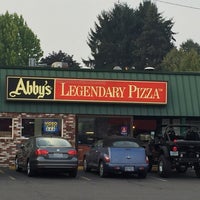 Photo taken at Abby&amp;#39;s Legendary Pizza by Alexis Dharma Ceutical A. on 8/24/2015