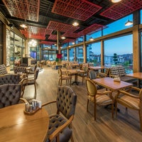 Das Foto wurde bei Bahçeli Cafe &amp;amp; Restaurant von Bahçeli Cafe &amp;amp; Restaurant am 8/5/2017 aufgenommen